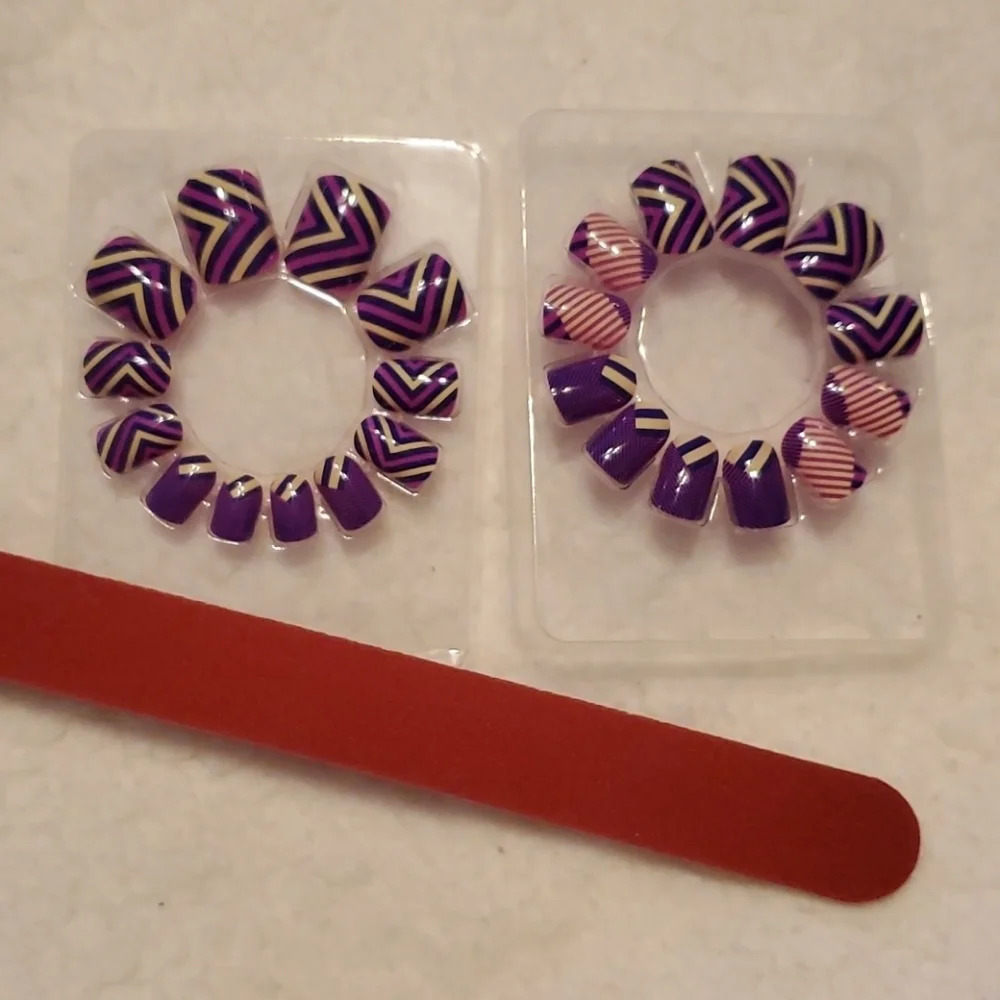 Press On Fake Nails 24 ct with Emery Board